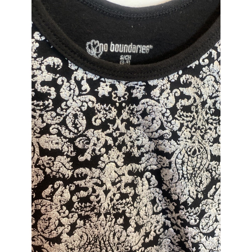 No Boundaries Small Black Shimmering Silver Tank Top - Picture 2 of 5